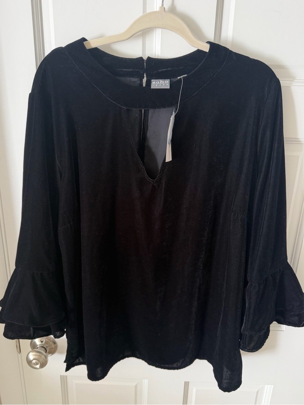 NWT New York & Company Soho Black Velvet Ruffle Bell Sleeve Keyhole Neck Top XL